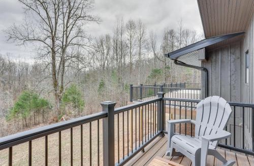Sugar Tree House | 'The Duck Farm' Sugar Tree Hideaway w/Yard!