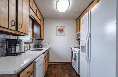 Woodstock House | The Dugout 3BR - Backyard & Game Room!