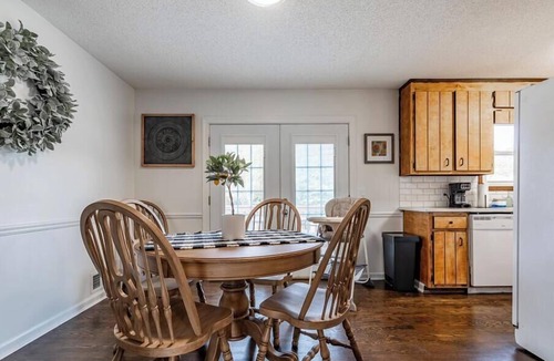 Woodstock House | The Dugout 3BR - Backyard & Game Room!