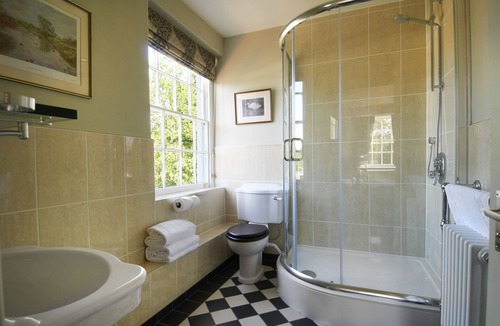 Kintbury Hotel | The Dundas Arms