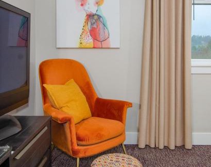 Dundee Hotel | The Dundee - A Trace Hotel