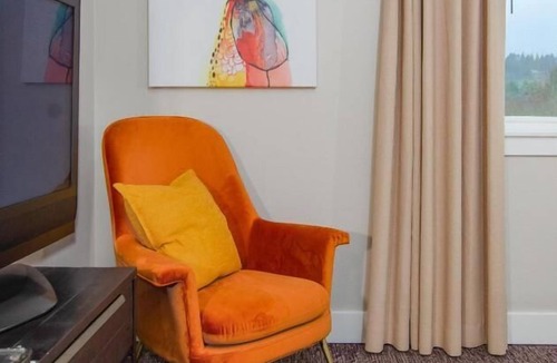 Dundee Hotel | The Dundee - A Trace Hotel