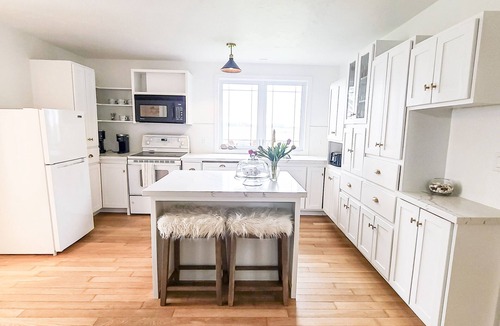 Picton Cottage | The Dunes Cottage-15 min walk to the beach