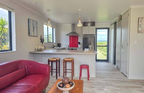 Pukehina House | The Dunes - Modern Beachside Getaway