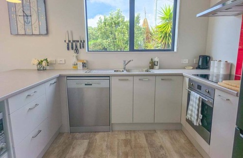 Pukehina House | The Dunes - Modern Beachside Getaway