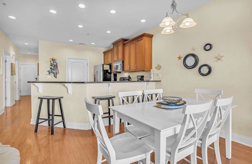 Yaupon Beach Condo | The Dunes: Ocean View Condo with Community Pool, Hot Tub, Beach Access