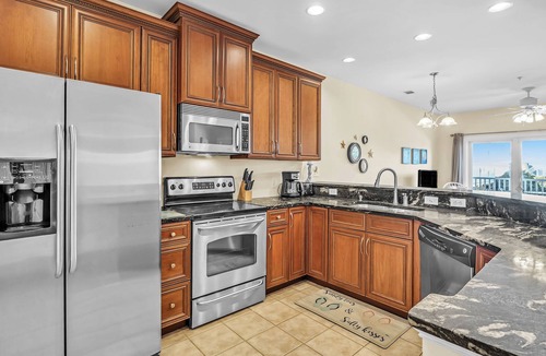 Yaupon Beach Condo | The Dunes: Ocean View Condo with Community Pool, Hot Tub, Beach Access