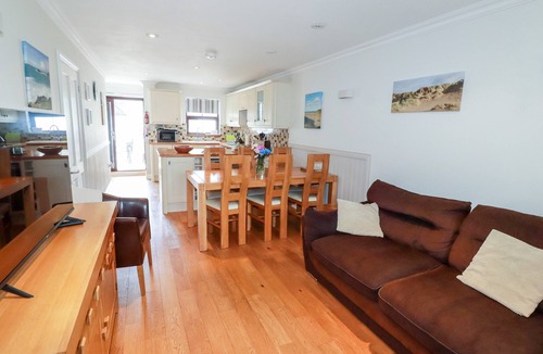 Crantock Cottage | THE DUNES, pet friendly, with a garden in Crantock