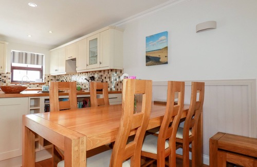 Crantock Cottage | THE DUNES, pet friendly, with a garden in Crantock