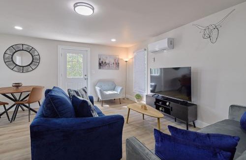 Dunlap House | The Dunlap Escape - Spacious 2BD Home