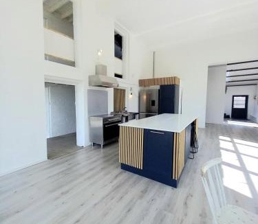 Boughton Monchelsea House | The Dutch Barn