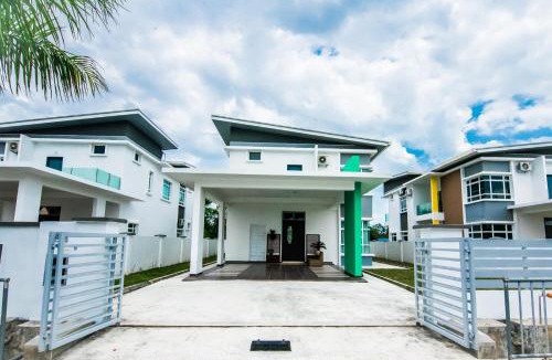 Ayer Molek Villa | The Duyong Dream