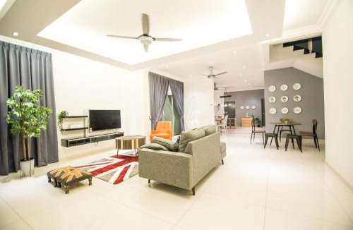 Ayer Molek Villa | The Duyong Dream