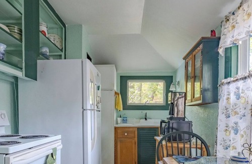 Peaks Island House | The Dwelling Place Su