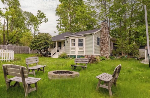 Peaks Island House | The Dwelling Place Su
