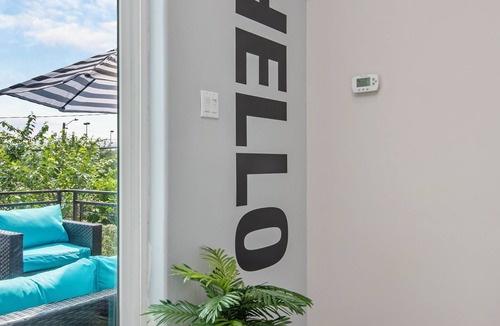 South Central Houston House | The EaDo Wonderland - Heated Pool!