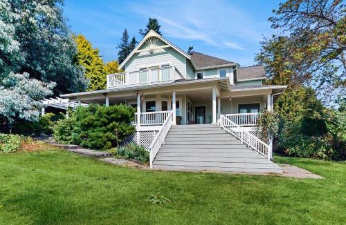 Indianola House | The Eagle House