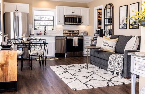 Decatur Apartment | The Eagle's Nest: A Charming Oasis Minutes from Decatur Square