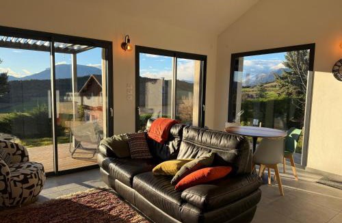 Jarjayes House | The Eagle's Nest - cosy chalet for two