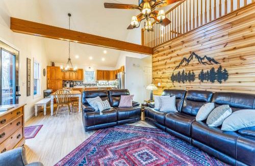 Terra Alta House | 'The Eagles Nest at Alpine' Cabin w/Fireplace!