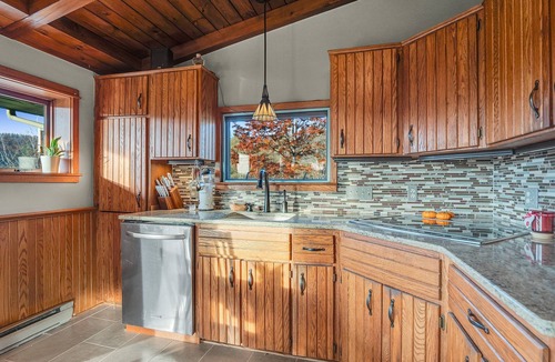 Ellicottville Villa | The Eagles Nest, Couples Escape - Hot Tub & Views