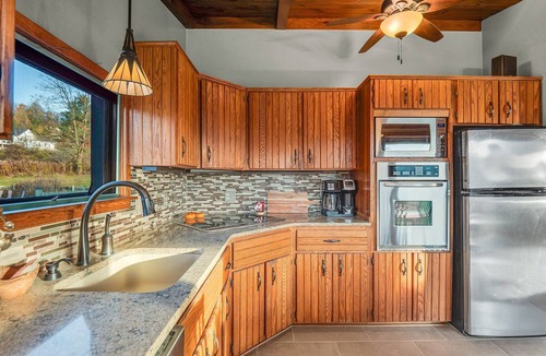 Ellicottville Villa | The Eagles Nest, Couples Escape - Hot Tub & Views