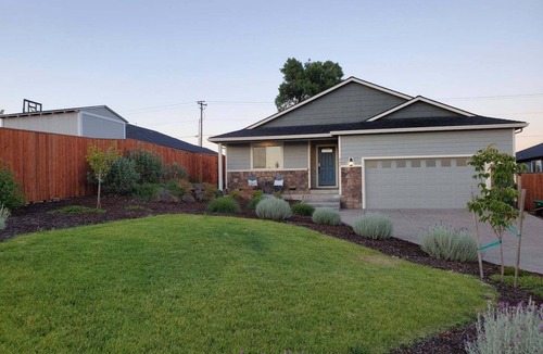 Eagle Point House | The Eagles Nest in Eagle Point