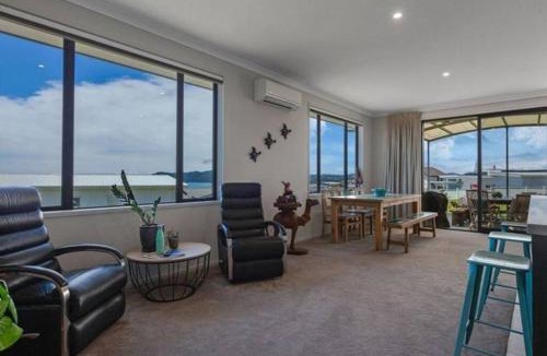 Cable Bay House | The Eagles Nest