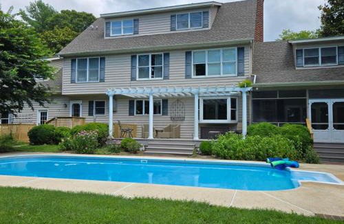 Grasonville House | The Eagles Nest