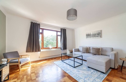 Ealing Broadway Apartment | The Ealing Collection