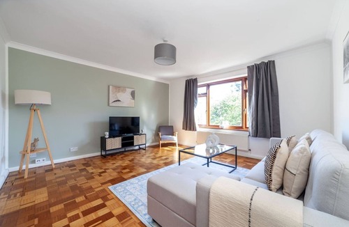 Ealing Broadway Apartment | The Ealing Collection