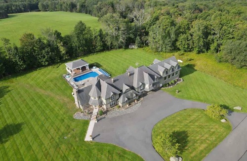 Beach Lake House | The East Coast's #1 Mansion sleeps between 26-36 people