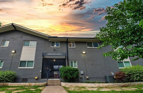 Old East Dallas Apartment | The East Dallas Escape - Modern 1BR, Gated Complex, Free Parking