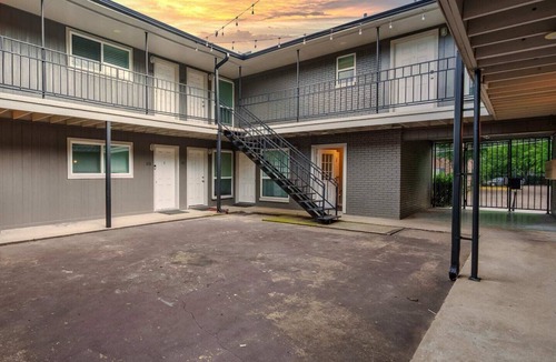 Old East Dallas Apartment | The East Dallas Escape - Modern 1BR, Gated Complex, Free Parking