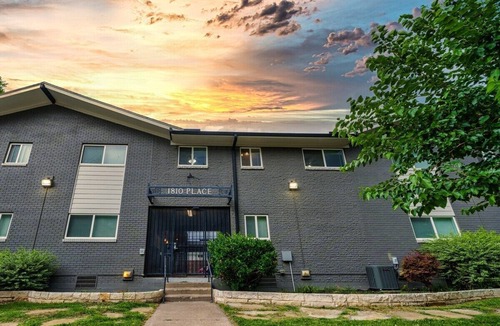 Knox - Henderson Condo | The East Dallas Retreat