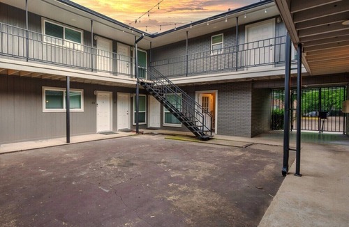 Knox - Henderson Condo | The East Dallas Retreat