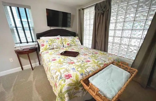 Southeast Pensacola House | The East Hill Retreat Fifteen minutes to Pensacola Beach