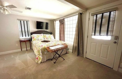 Southeast Pensacola House | The East Hill Retreat Fifteen minutes to Pensacola Beach