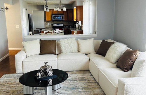 Reynoldsburg Apartment | The Eastside Getaway