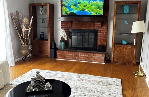 Reynoldsburg Apartment | The Eastside Getaway