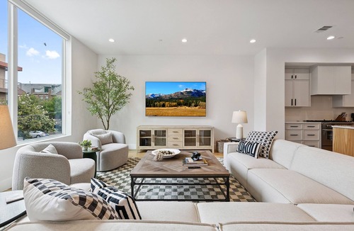 Oak Lawn House | The Eastwood Escape