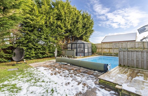 Flamborough Villa | The Eaves - Private Pool - Hot Tub - Pets Allowed