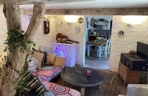 Palgrave House | The Eclectic Coach House