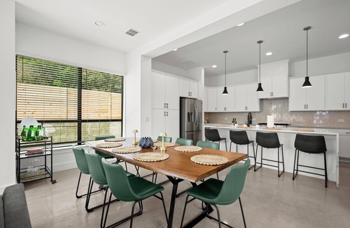 Westfield House | The Eddy Retreat - Downtown Views with Pool + Hot Tub