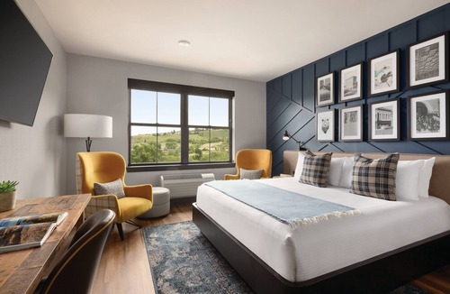 Kinney Runn Hotel | The Eddy Taproom & Hotel