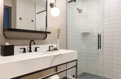 Kinney Runn Hotel | The Eddy Taproom & Hotel