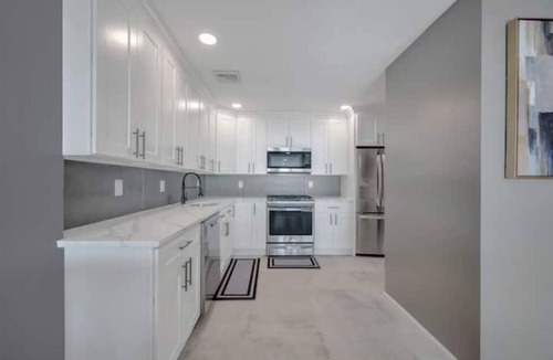 Long Beach House | The Eden - Beachfront