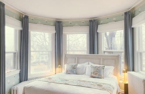 Queens Square Hotel | The Eden Hall Inn