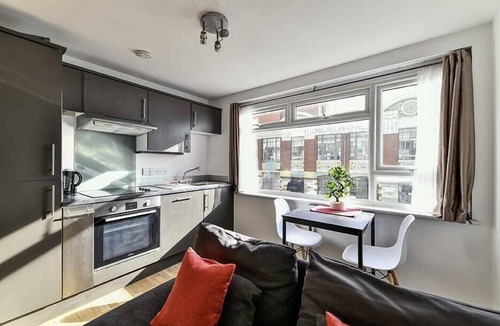 Brompton & Hans Town Apartment | The Elden - No.1 - Fairway Hosting