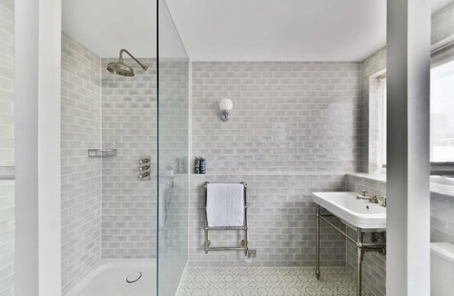 Brompton & Hans Town Apartment | The Elden - No.10 - Fairway Hosting